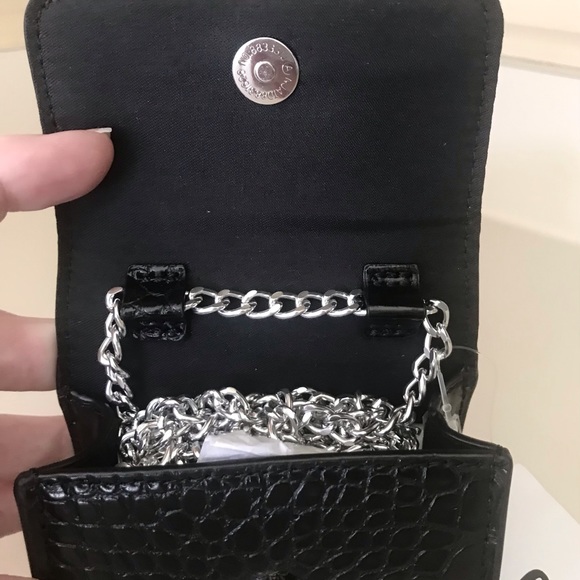 🆕🔥URBAN OUTFITTERS GORGEOUS(HANNAH) STYLISH&CHIC EMBROIDERED TEXTURE CROSDBODY - Picture 2 of 13